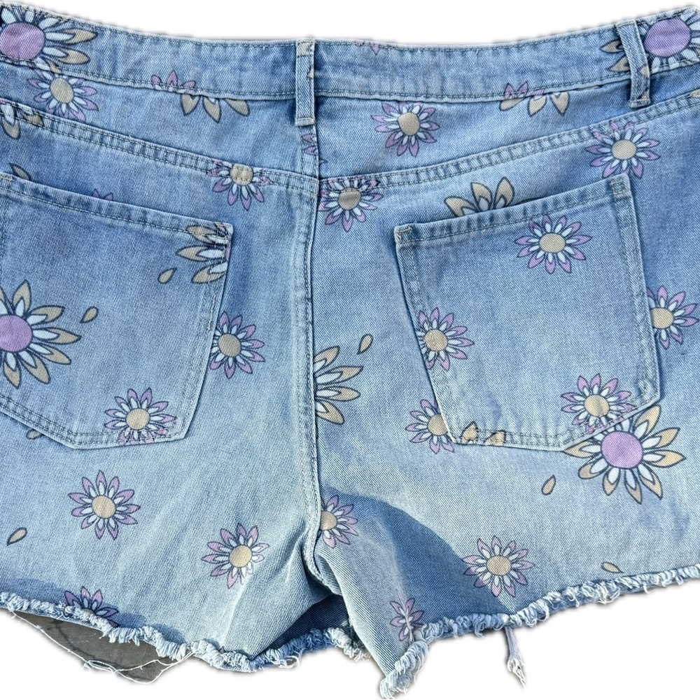 No Boundaries Floral Light Blue Jean Shorts - Picture 3 of 4